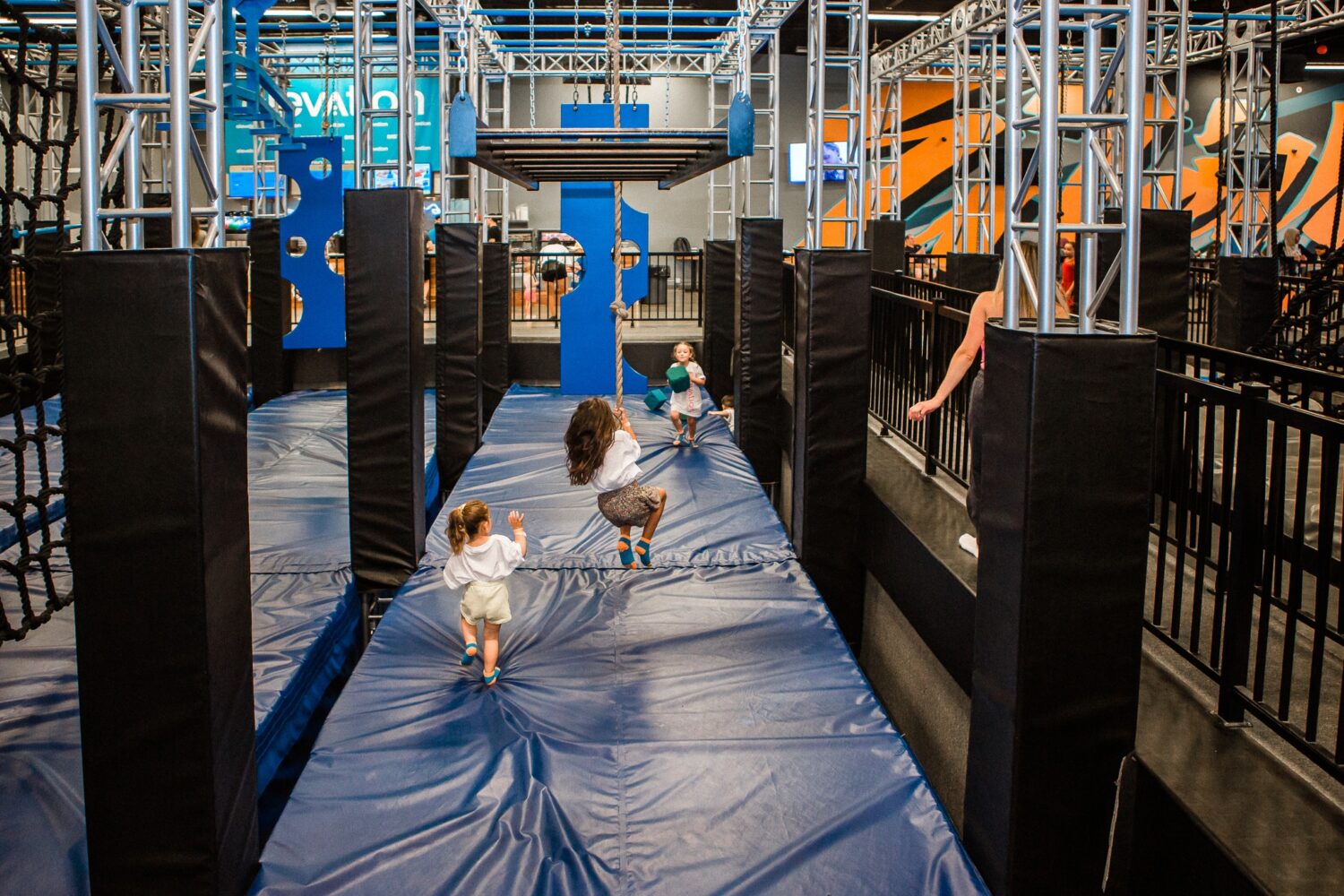 élévation trampoline--centre d'amusement intérieur-wooloo