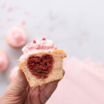 cupcakes-de-St-Valentin-avec-un-coeur-caché-wooloo_close up